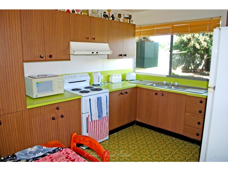 14 Row St, Kepnock QLD 4670