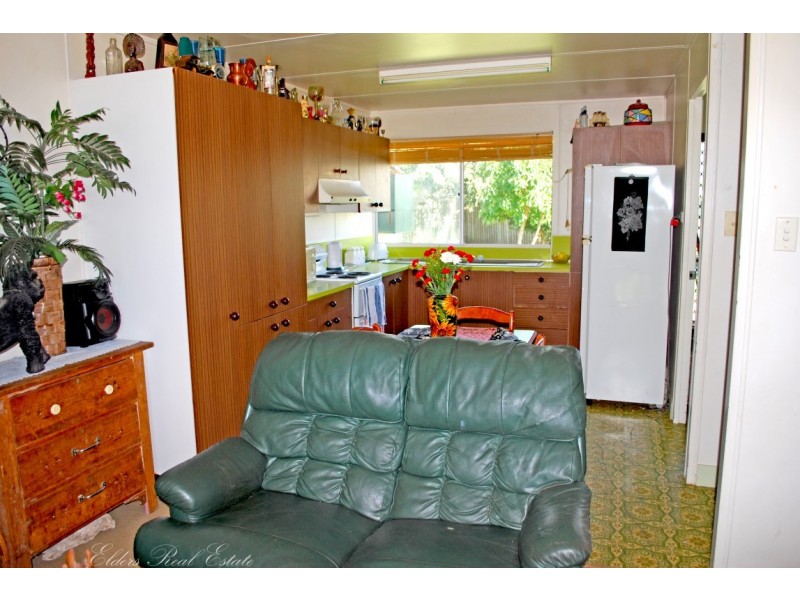 14 Row St, Kepnock QLD 4670