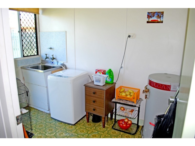 14 Row St, Kepnock QLD 4670