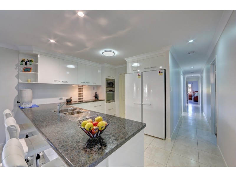 25 Palmerston Dr, Branyan QLD 4670