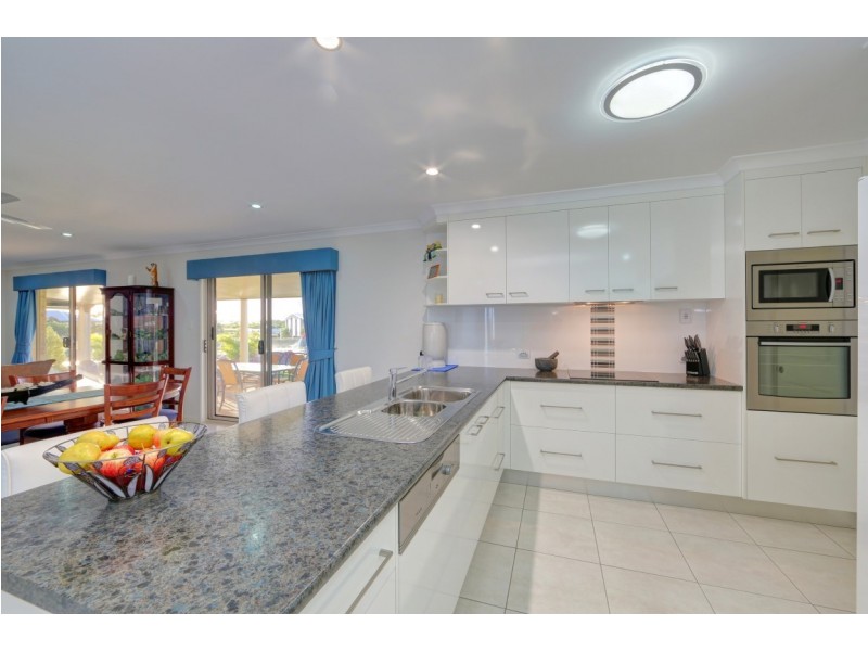 25 Palmerston Dr, Branyan QLD 4670