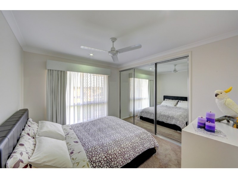 25 Palmerston Dr, Branyan QLD 4670