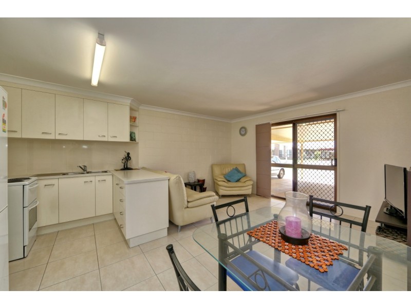 Unit 1 44 Greenwood St, Kepnock QLD 4670