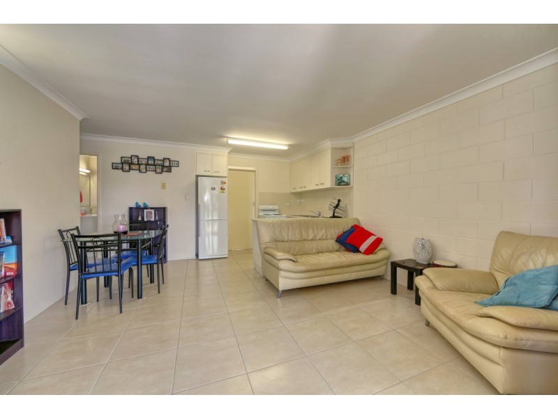 Unit 1 44 Greenwood St, Kepnock QLD 4670