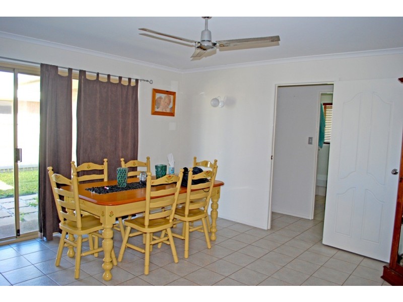 6 Berghofer St, Kepnock QLD 4670