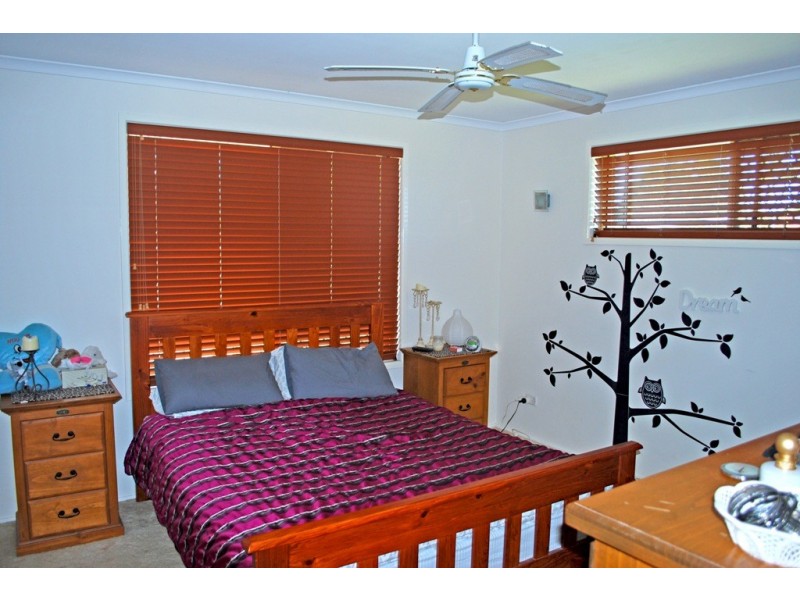 6 Berghofer St, Kepnock QLD 4670