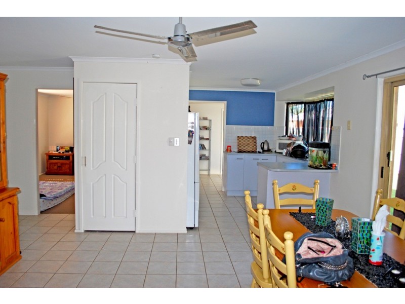 6 Berghofer St, Kepnock QLD 4670