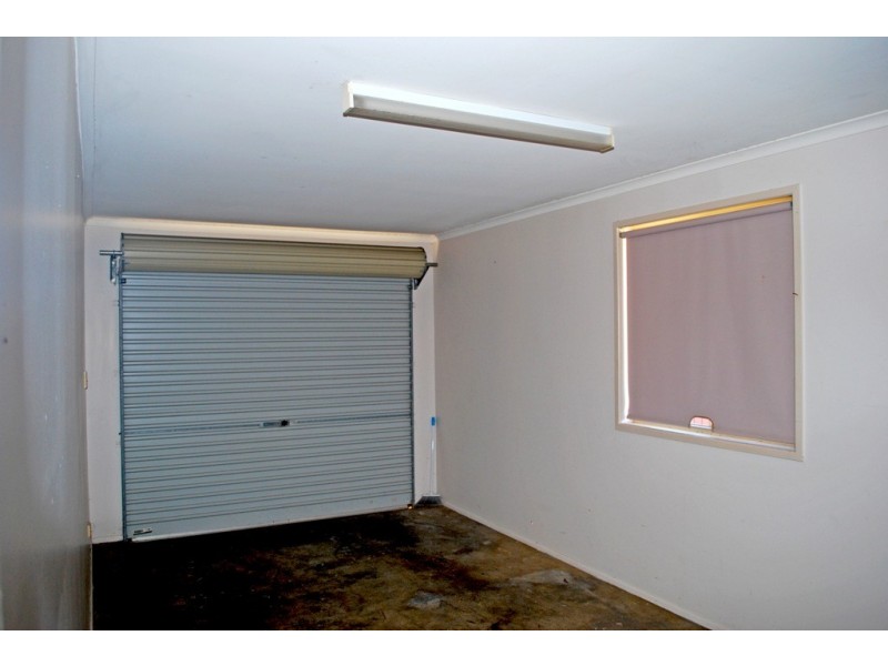 6 Berghofer St, Kepnock QLD 4670