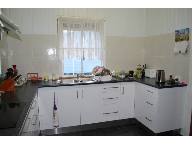 20 High St, Walkervale QLD 4670