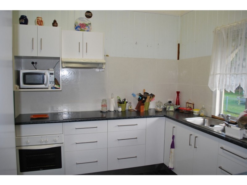 20 High St, Walkervale QLD 4670