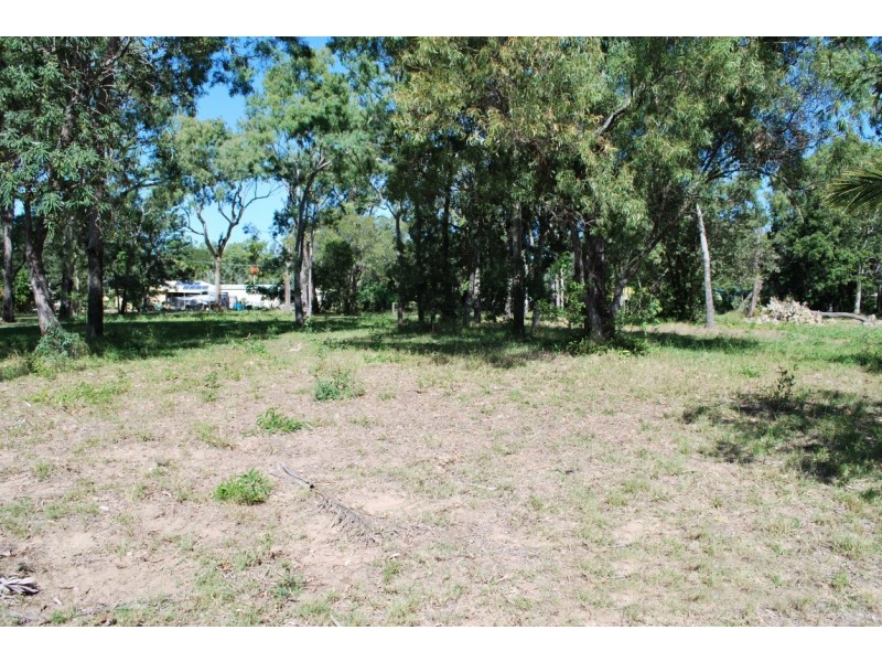 4 Crown Crt, Moore Park Beach QLD 4670