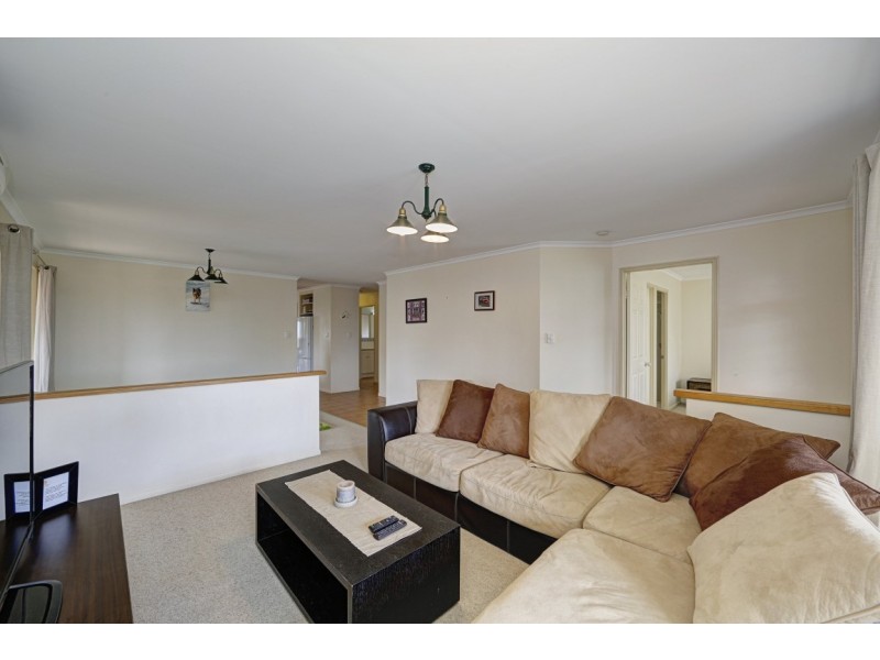 16 Dennis Crt, Avoca QLD 4670