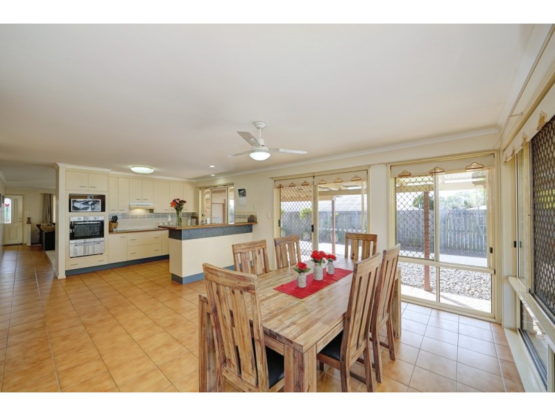 16 Dennis Crt, Avoca QLD 4670