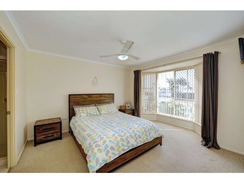16 Dennis Crt, Avoca QLD 4670