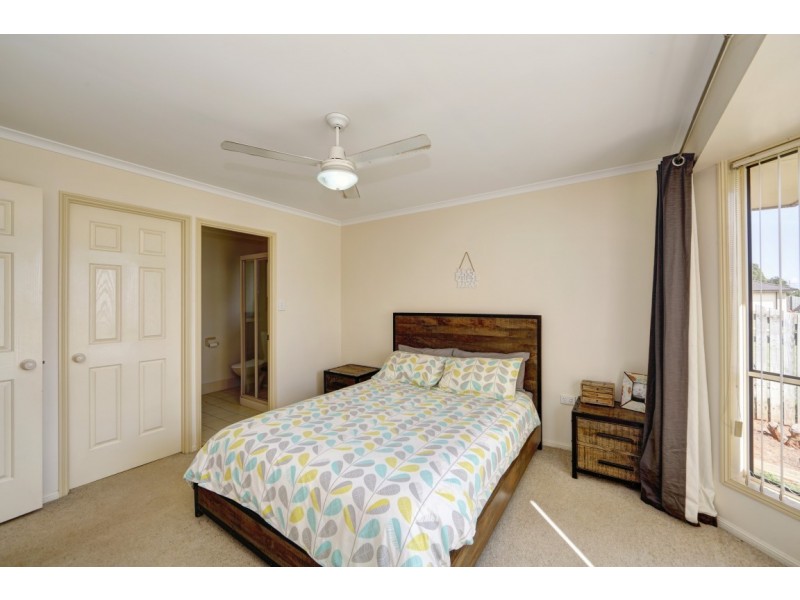 16 Dennis Crt, Avoca QLD 4670