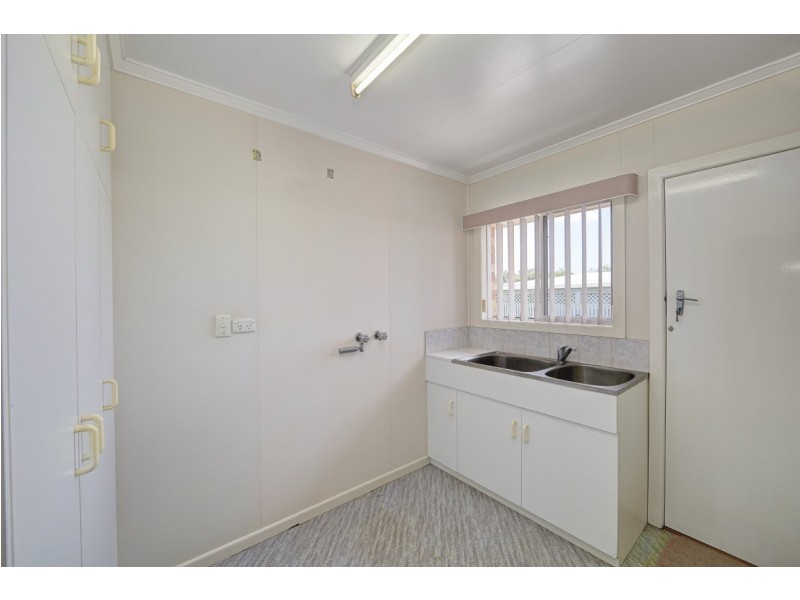 9 Schmidt St, Kepnock QLD 4670