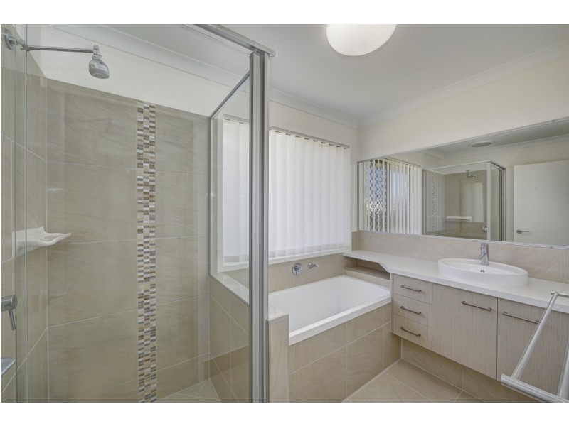 6 PALERMO AVENUE, Ashfield QLD 4670