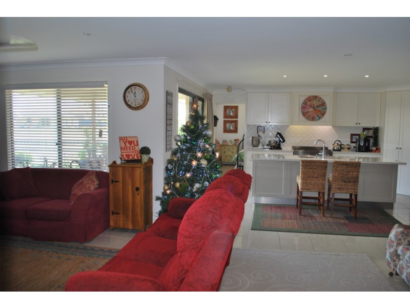 5 VILLA COURT, Ashfield QLD 4670