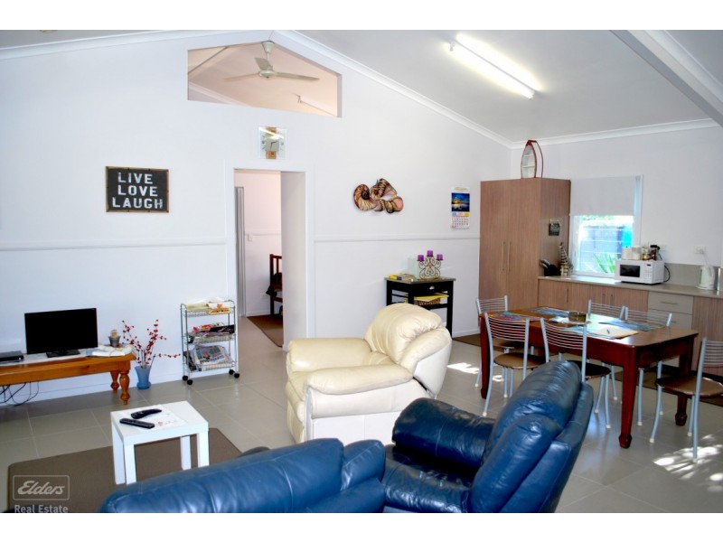 11 Island View Dr., Winfield QLD 4670