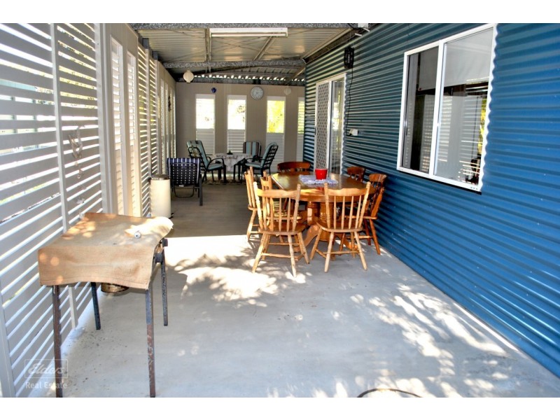 11 Island View Dr., Winfield QLD 4670