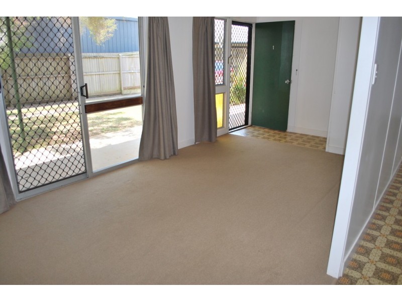 1/14 Row Street, Kepnock QLD 4670