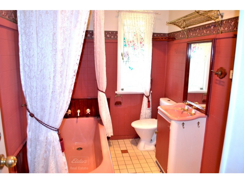 53 TARAKAN STREET, Svensson Heights QLD 4670