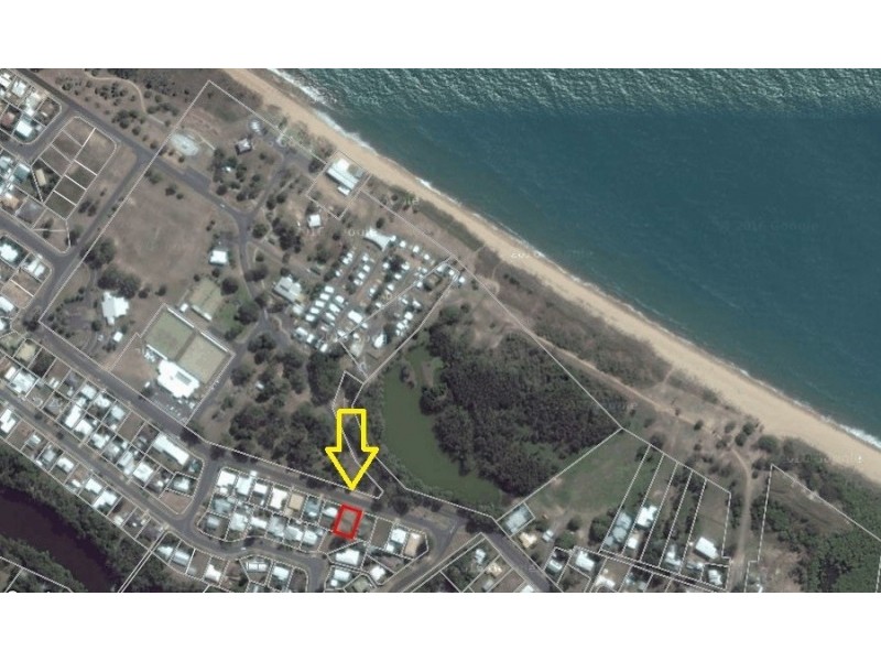 9 CLUB AVENUE, Moore Park Beach QLD 4670