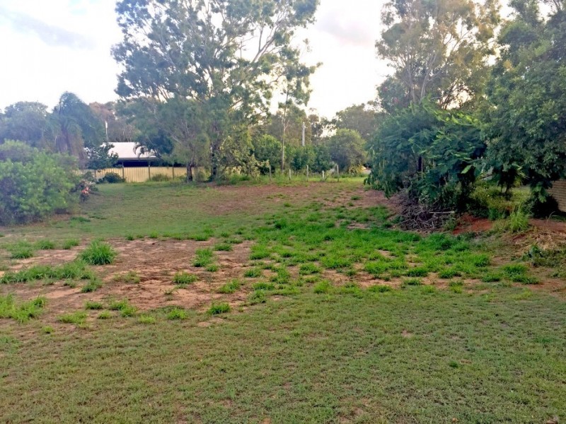 9 CLUB AVENUE, Moore Park Beach QLD 4670