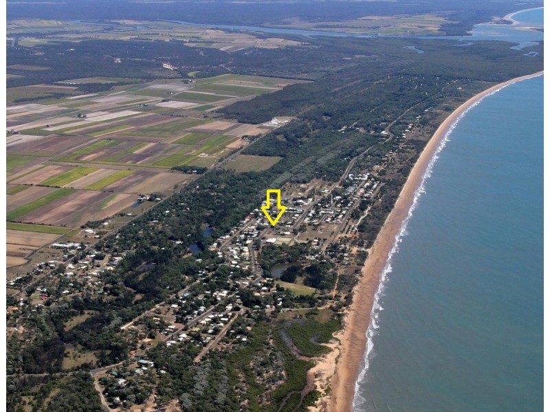 5 HIBISCUS AVENUE, Moore Park Beach QLD 4670