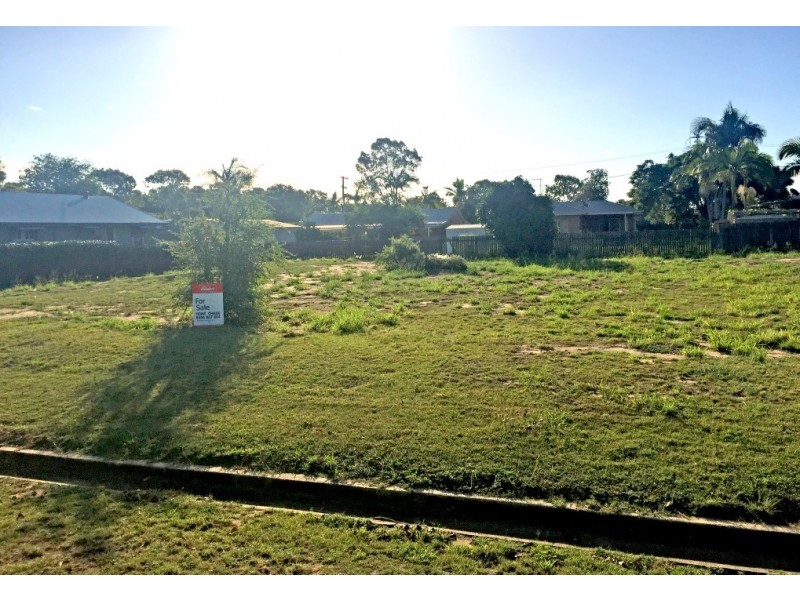 5 HIBISCUS AVENUE, Moore Park Beach QLD 4670