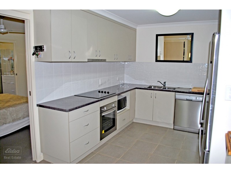Unit 5, 26 Dunn Rd, Avenell Heights QLD 4670