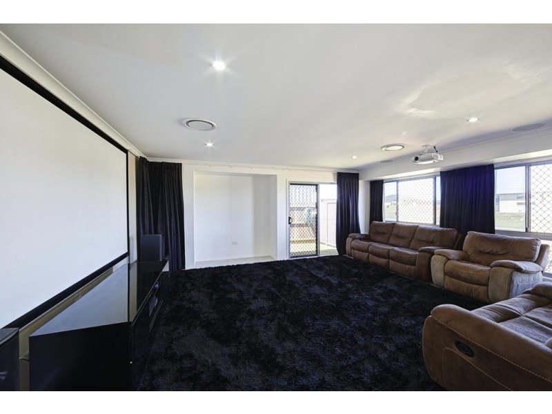 31 SERENITY DRIVE, Kalkie QLD 4670