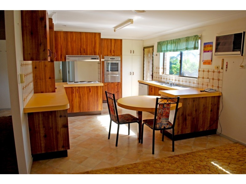 552 Clayton Road, Alloway QLD 4670