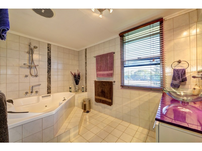 79 ZIELKE AVENUE, Kalkie QLD 4670