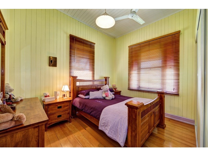 79 ZIELKE AVENUE, Kalkie QLD 4670