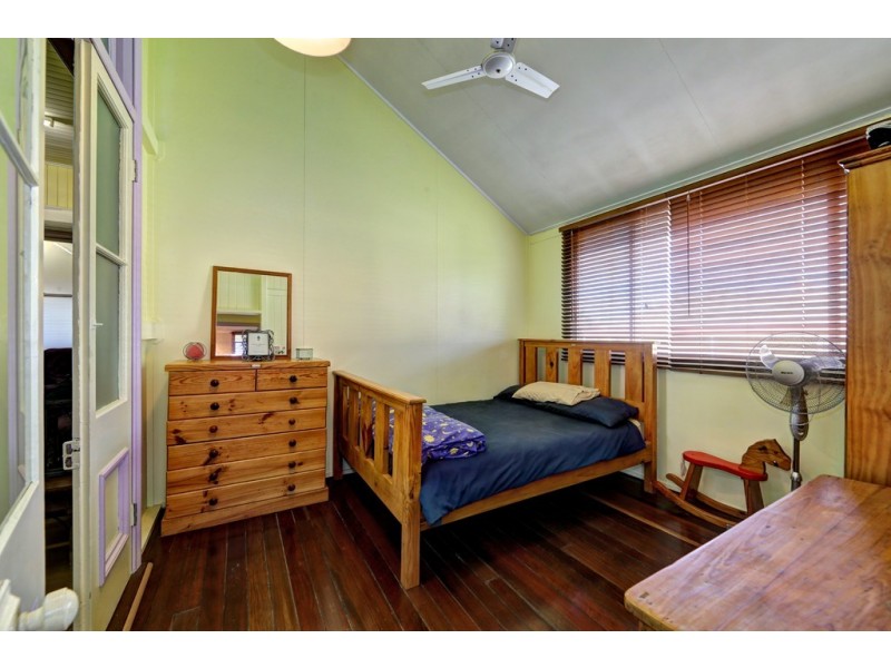 79 ZIELKE AVENUE, Kalkie QLD 4670