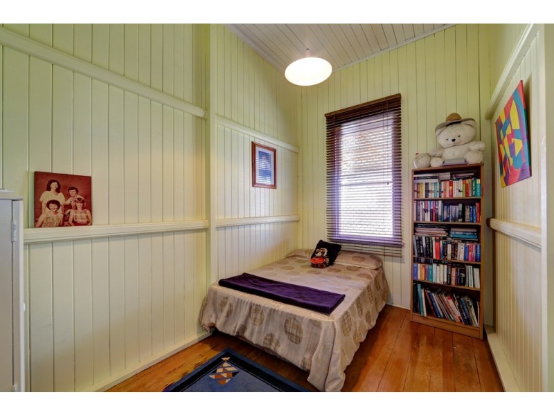 79 ZIELKE AVENUE, Kalkie QLD 4670