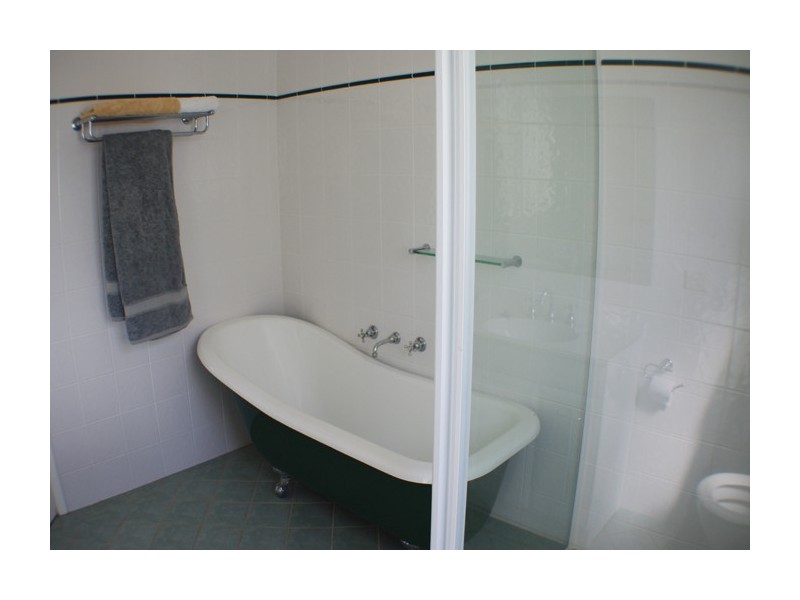 39 Eastbourne Avenue, Culburra Beach NSW 2540