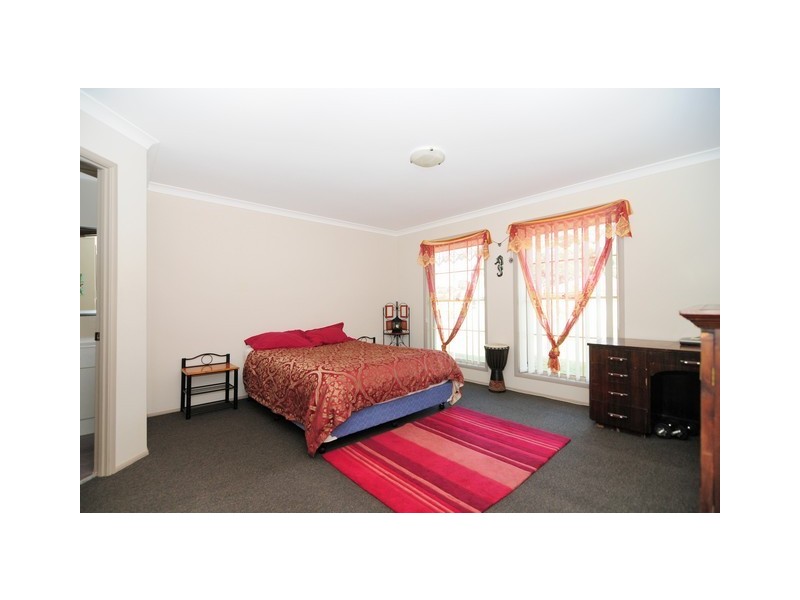 10 Kembla Close, Nowra NSW 2541