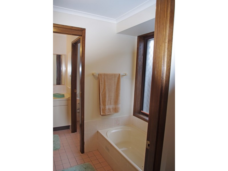 39 Orsova Parade, Orient Point NSW 2540