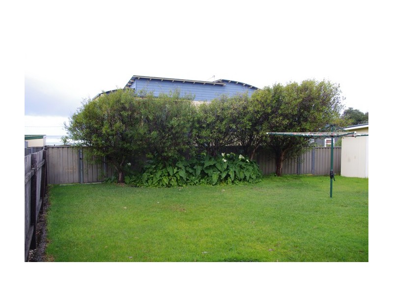4 Eastbourne Ave, Culburra Beach NSW 2540