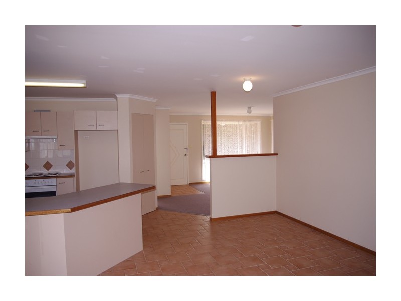 1/180 Prince Edward Avenue, Culburra Beach NSW 2540
