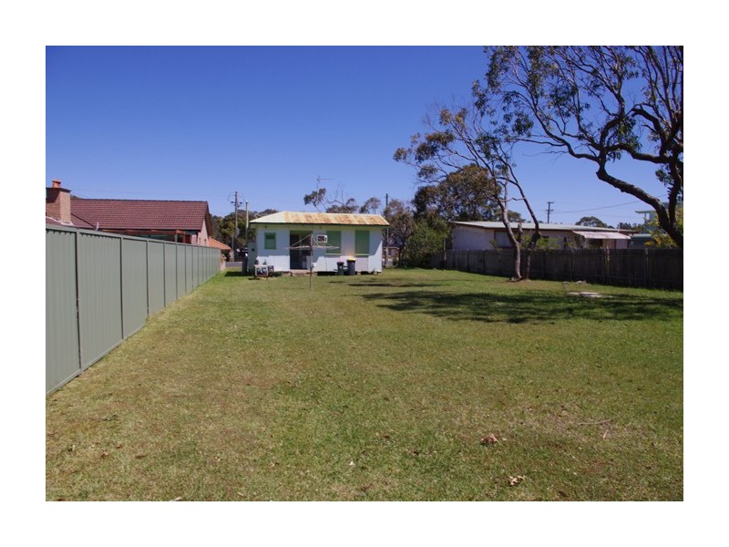 18 Penguins Head Rd, Culburra Beach NSW 2540