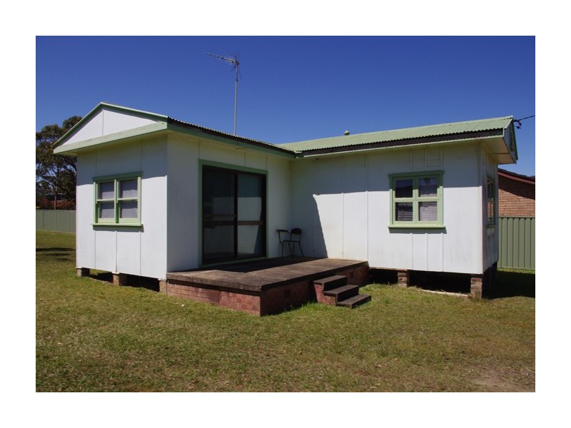 18 Penguins Head Rd, Culburra Beach NSW 2540