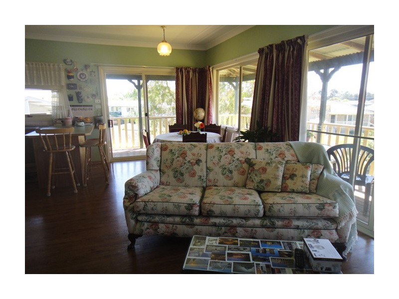 1 Berrellan Street, Greenwell Point NSW 2540