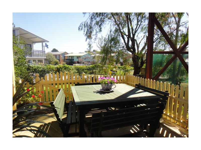 1 Berrellan Street, Greenwell Point NSW 2540