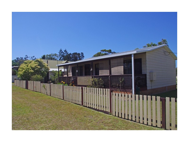2 Prince Edward Avenue, Culburra Beach NSW 2540