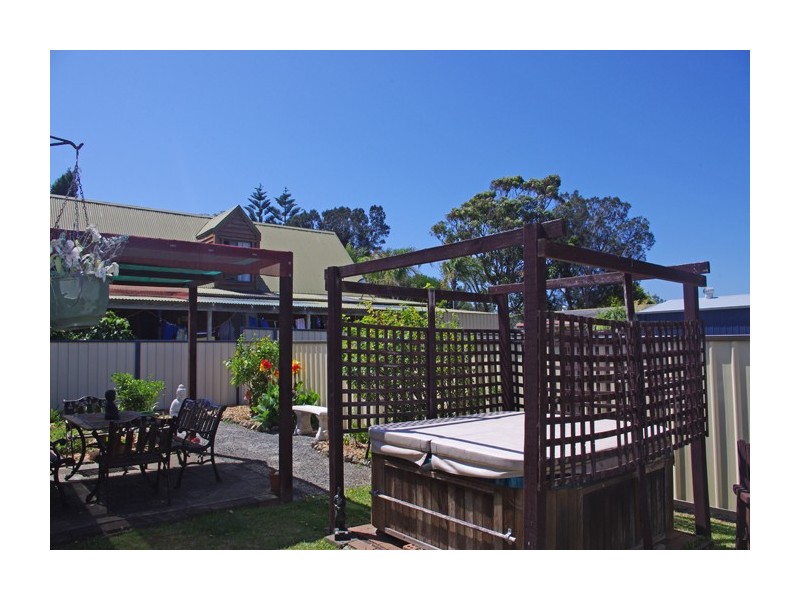2 Prince Edward Avenue, Culburra Beach NSW 2540