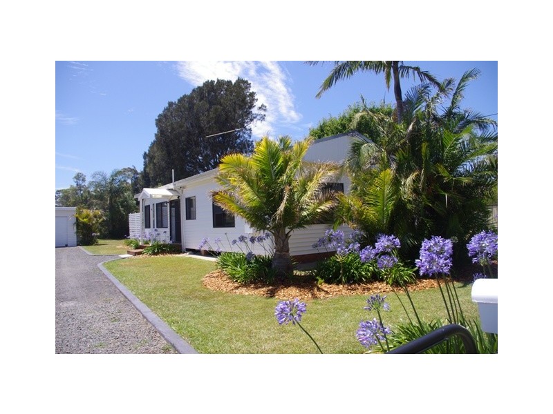 6 West Crescent, Culburra Beach NSW 2540