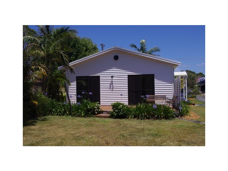 6 West Crescent, Culburra Beach NSW 2540